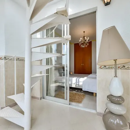 Guzman - Reyna Apartment